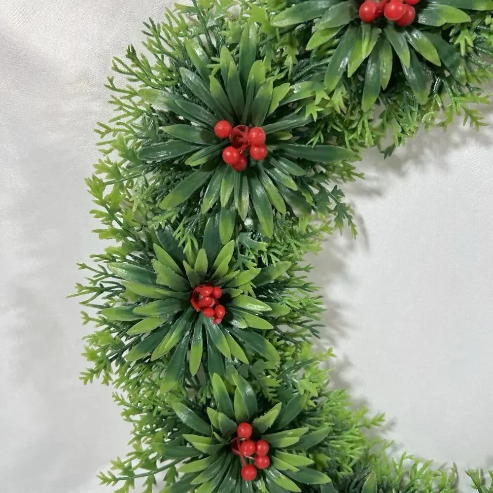 Vintage Christmas Wreath MCM Mid Century Holly Berries Holiday Plastic 15”